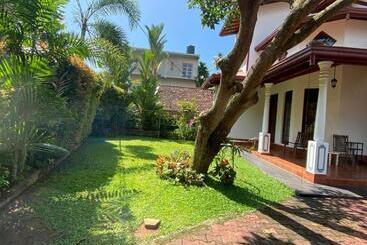 پانسیون White Villa