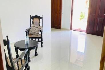 پانسیون White Villa