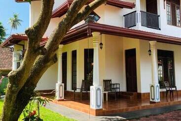 پانسیون White Villa