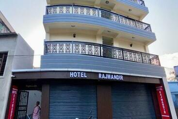 בית מלון כפרי Rajmandir