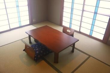 تختخواب و صبحانه はこにわ｜田舎暮らしが体験できる宿