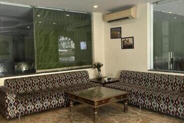 酒店 Tipsyy Inn & Suites Jaipur