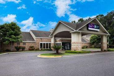 هتل Mainstay Suites Savannah Midtown