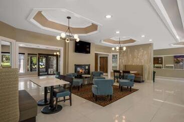 هتل Mainstay Suites Savannah Midtown