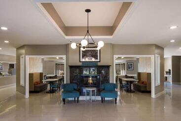 هتل Mainstay Suites Savannah Midtown