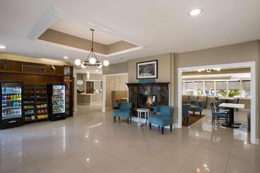 هتل Mainstay Suites Savannah Midtown