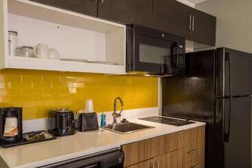 هتل Mainstay Suites Savannah Midtown