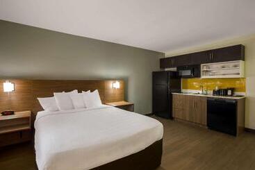 هتل Mainstay Suites Savannah Midtown