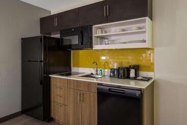 هتل Mainstay Suites Savannah Midtown