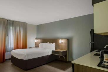 هتل Mainstay Suites Savannah Midtown