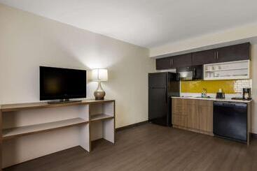 هتل Mainstay Suites Savannah Midtown