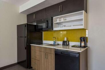 هتل Mainstay Suites Savannah Midtown