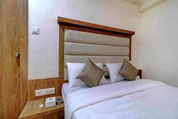 هتل Sun Inn Residency Rabale