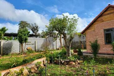 هتل T Farmstay Villa And Resort Buon Ma Thuot City