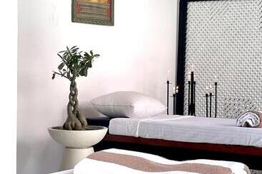 هتل D  Art Villa Retreat And Spa