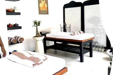 هتل D  Art Villa Retreat And Spa