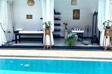 هتل D  Art Villa Retreat And Spa
