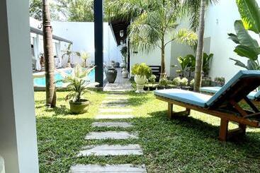هتل D  Art Villa Retreat And Spa