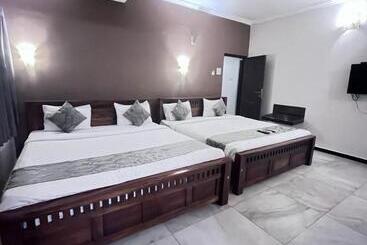 בית מלון כפרי Le Grace Annasalai