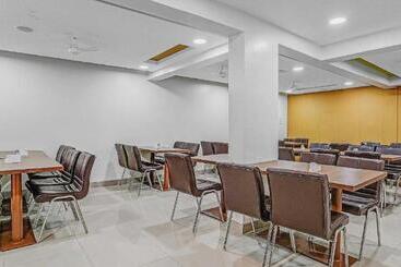 هتل Oyo Flagship 70230 Homely Stay