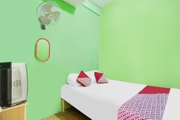 هتل Spot On 91882 Bilqis Homestay