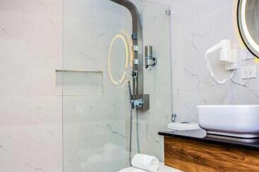 هتل Surestay Studio By Best Western Clarkview, Angeles City