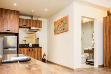 هتل Surestay Studio By Best Western Clarkview, Angeles City