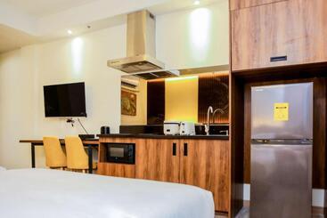هتل Surestay Studio By Best Western Clarkview, Angeles City