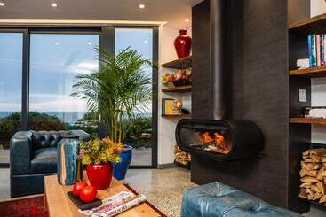 پانسیون Boutique Ocean Views   Incorporating Wendy S