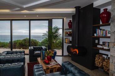 پانسیون Boutique Ocean Views   Incorporating Wendy S
