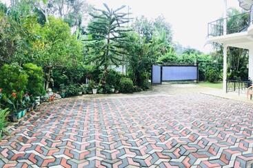 پانسیون Cool Breeze Guest Inn