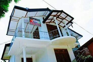 پانسیون Cool Breeze Guest Inn