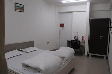 پانسیون Faculty House  Cosy Lounge Near Expo Mart