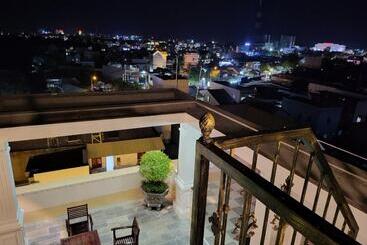 Ruby Hotel Vĩnh Long