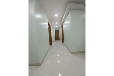 酒店 Oyo 908 Silverio Suites