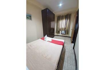 酒店 Oyo 908 Silverio Suites