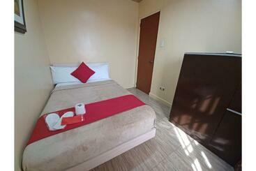 酒店 Oyo 908 Silverio Suites