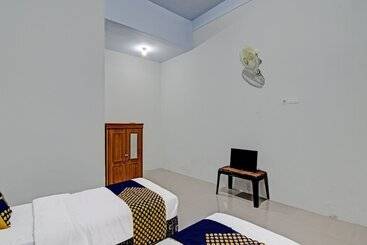 هتل Spot On 91847 Rumah Singgah Kinaya Syariah