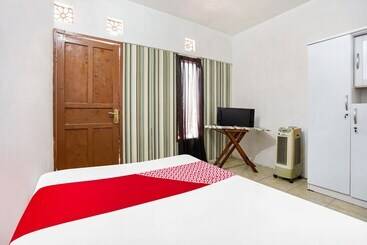 هتل Tutus Homestay Syariah Redpartner