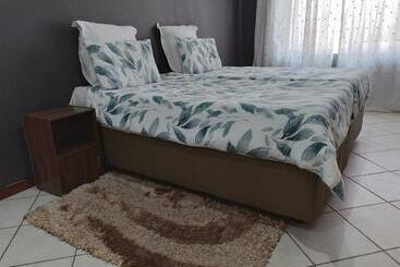 膳宿费 2 Bedroom Self Catering R6