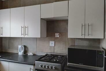 膳宿费 2 Bedroom Self Catering  R6