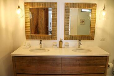Casa Vitality Bed And Breakfast Playa Guiones, Nosara 4 Minute Walk To The Beach