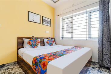 Super Hotel O Vijaynagar Road Formerly Anmol Peace Stay