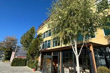 Yal Restaurant - Tetovo