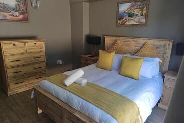پانسیون Crayfish Creek Guest House