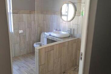پانسیون Crayfish Creek Guest House