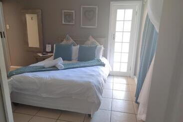 پانسیون Crayfish Creek Guest House