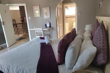پانسیون Crayfish Creek Guest House