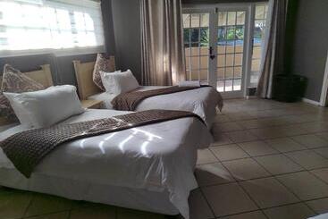 پانسیون Crayfish Creek Guest House