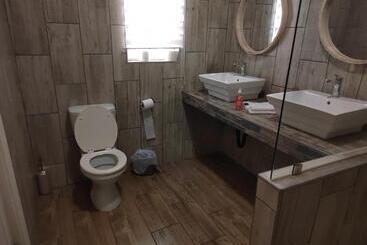 پانسیون Crayfish Creek Guest House